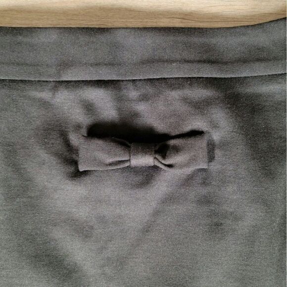 Talbots Black Pencil Skirt with Bows Sz 16P - Picture 3 of 8